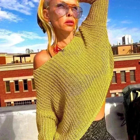 ZARA GOLDEN METALLIC THREAD KNIT off shoulder  CROP TOP sz small - Picture 1 of 3